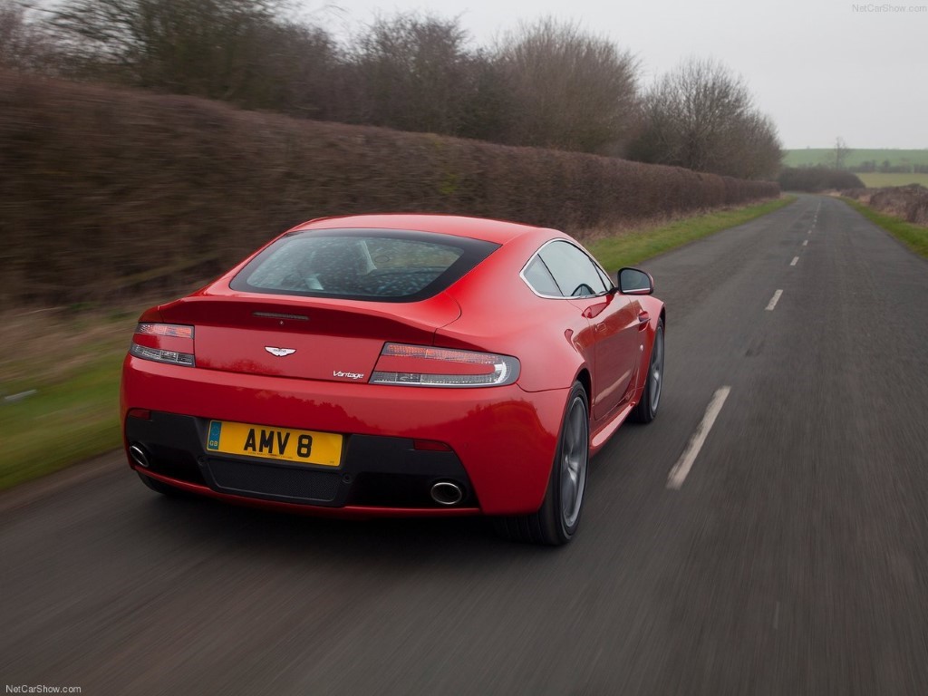 Aston Martin Vantage 4.7 V8 (Automatic)